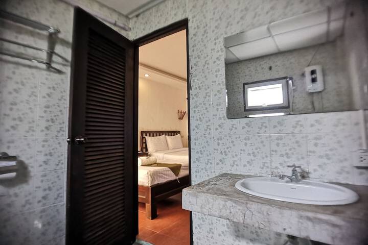 Room 29 of 52