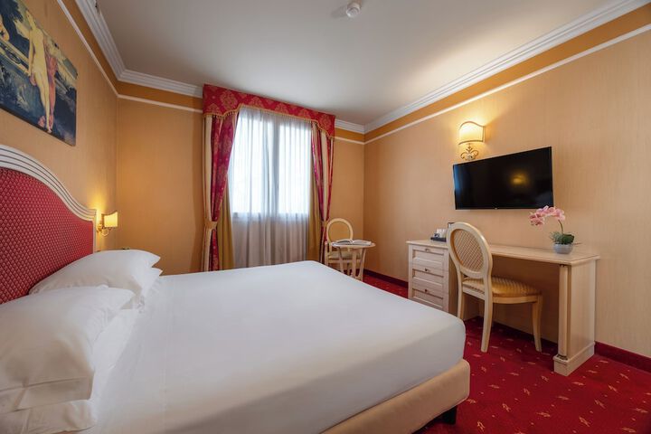 Room 16 of 42