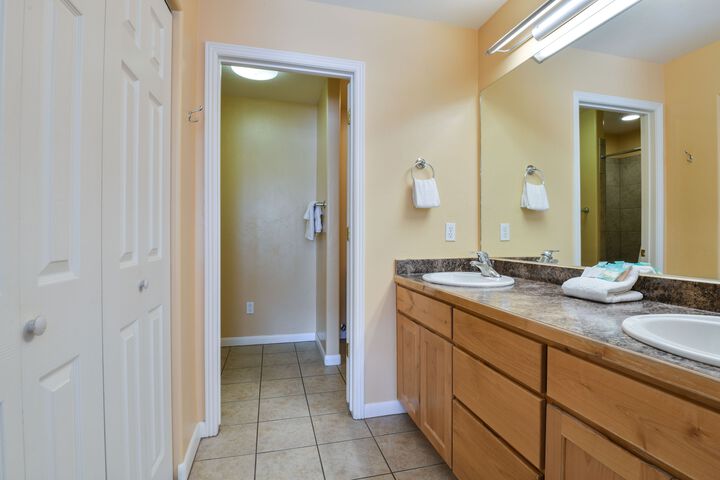 Room 4 of 42