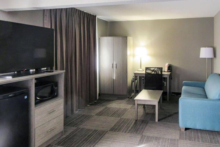 1 Double Bed Suite Accessible (1 of 7)