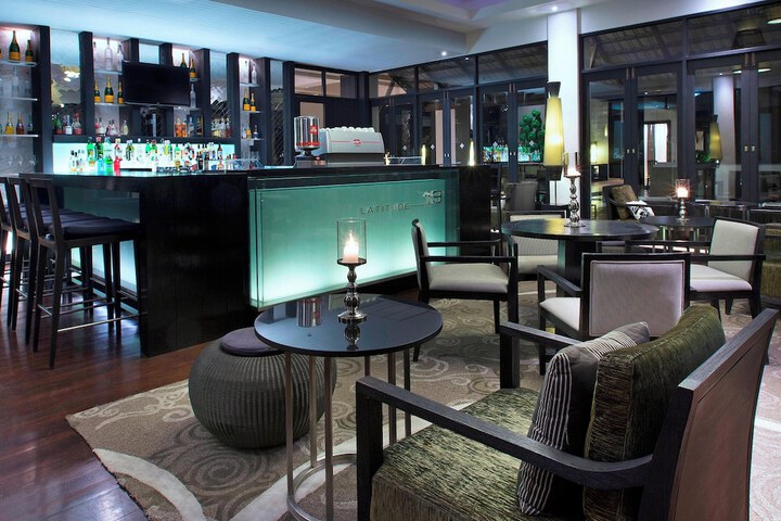 Lounge 69 of 121