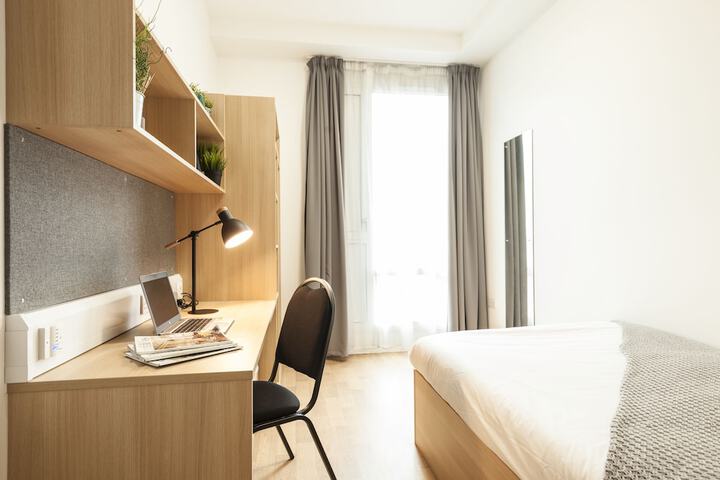 Room 16 of 20