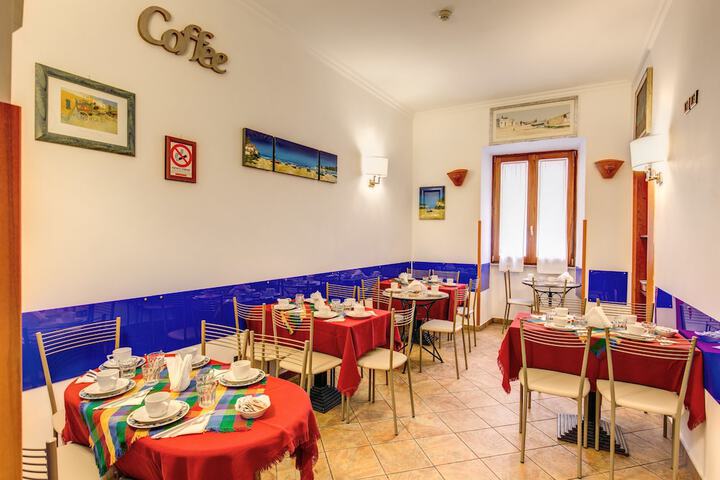 Breakfast area