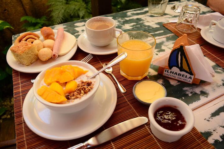 Breakfast/Coffee Service 20 of 35