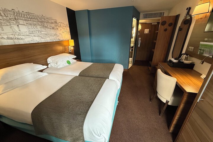 Room 34 of 72