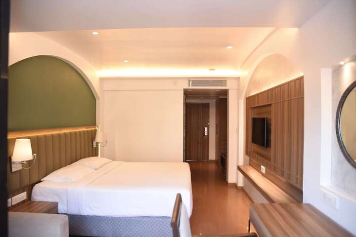 Room 50 of 143
