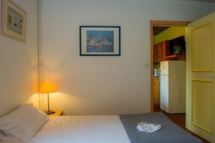 Room 13 of 25