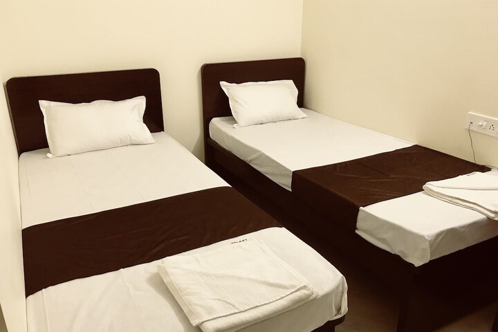 Room 4 of 39