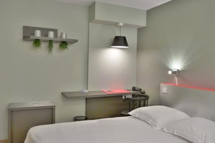 Room 16 of 71