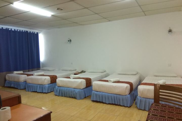 Room 10 of 22