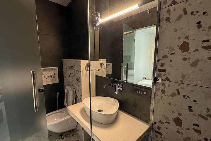 Room 63 of 95