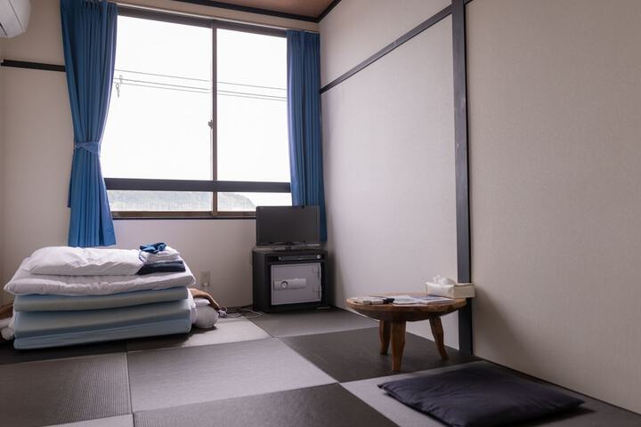 Room 4 of 31