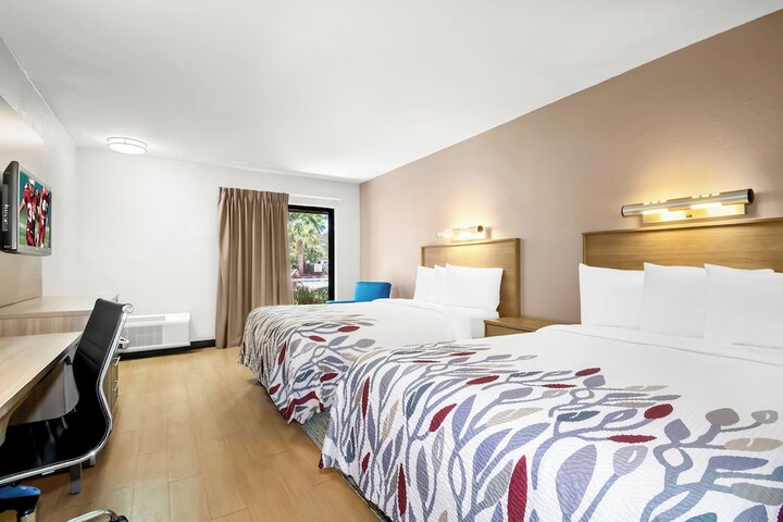 2 Double Beds (1 of 11)