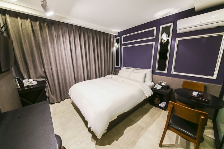 Room 19 of 60