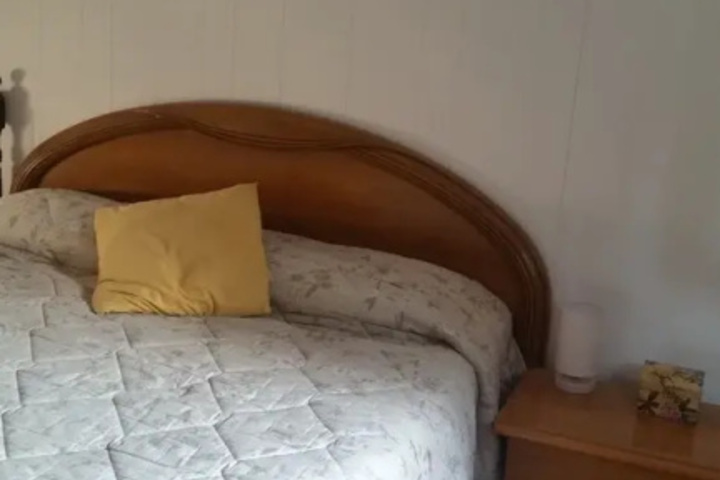 Room 4 of 12