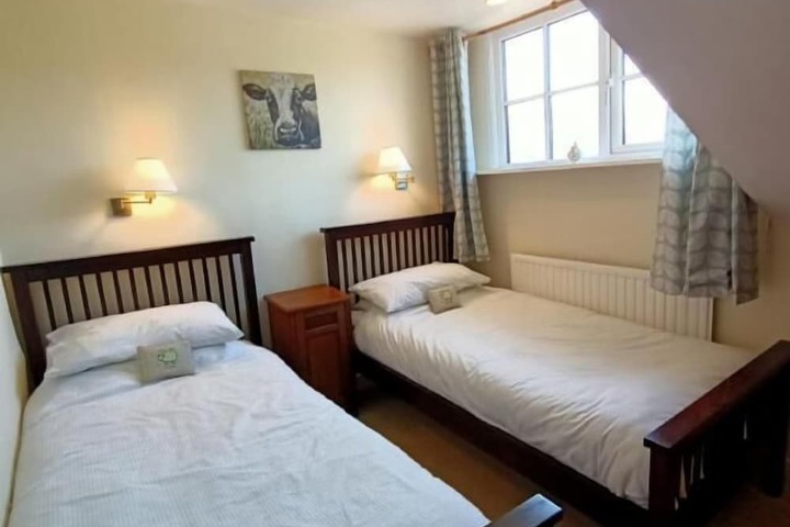 Room 12 of 43