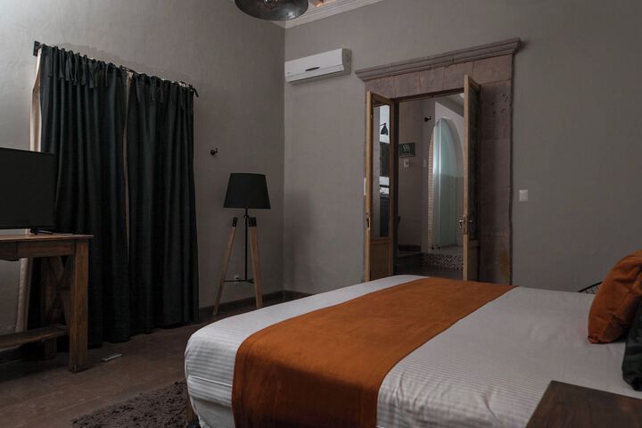 Room 17 of 74