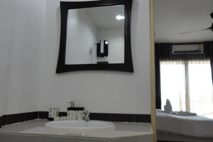 Room 19 of 40