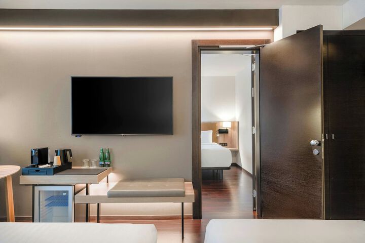 Room 16 of 61