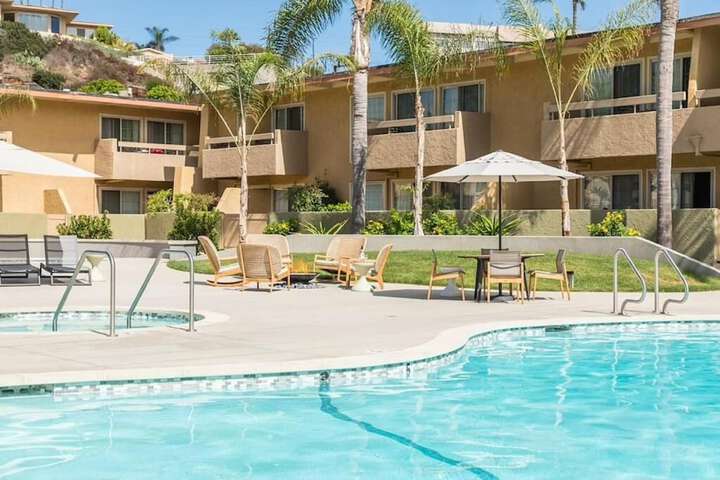 Pool Hotel
