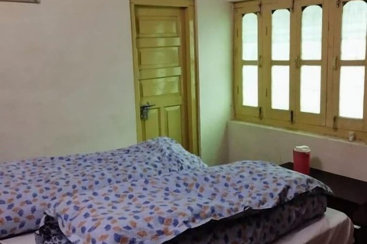 Room 7 of 16