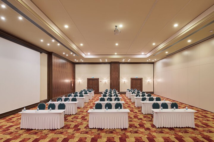 Business Center 90 of 120