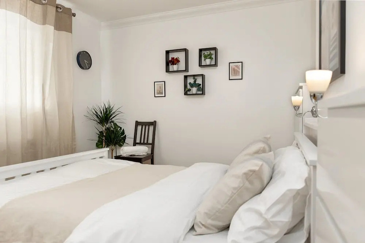 Room 2 of 21