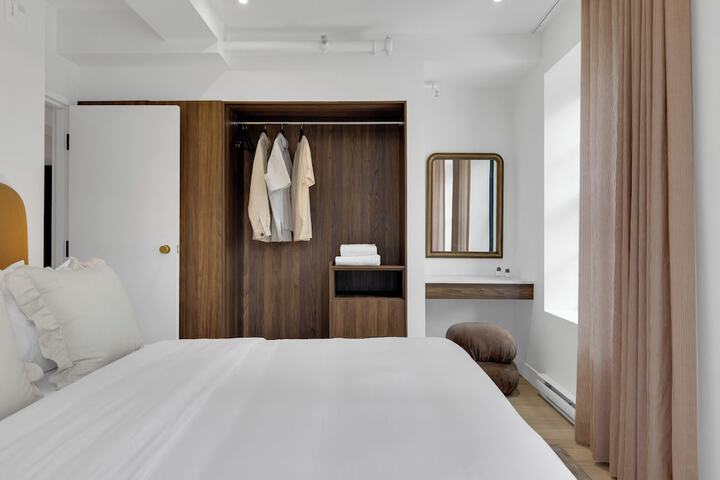 Room 41 of 199