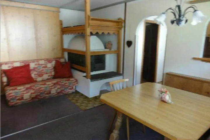 Room 4 of 13