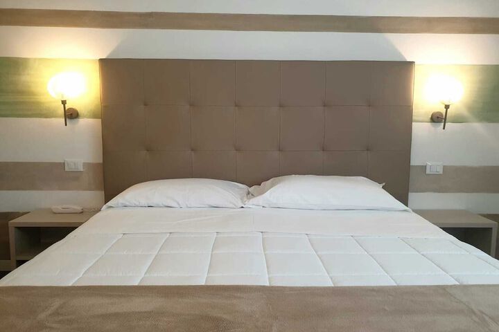 Room 14 of 43