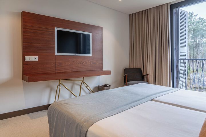 Room 10 of 87