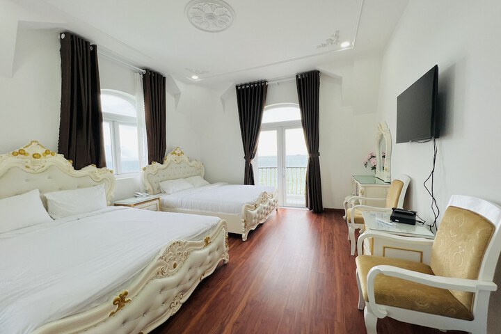 Room 3 of 22