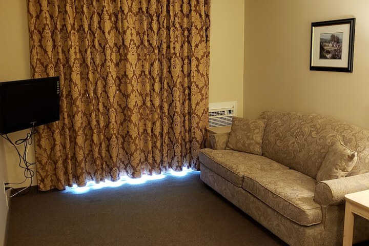 Room 9 of 29