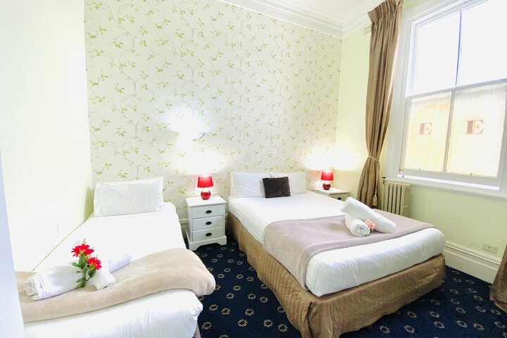 Room 27 of 70