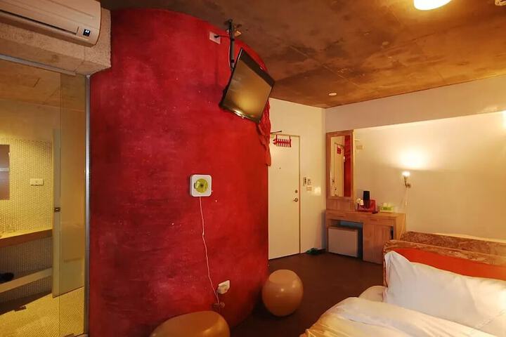 Room 21 of 82