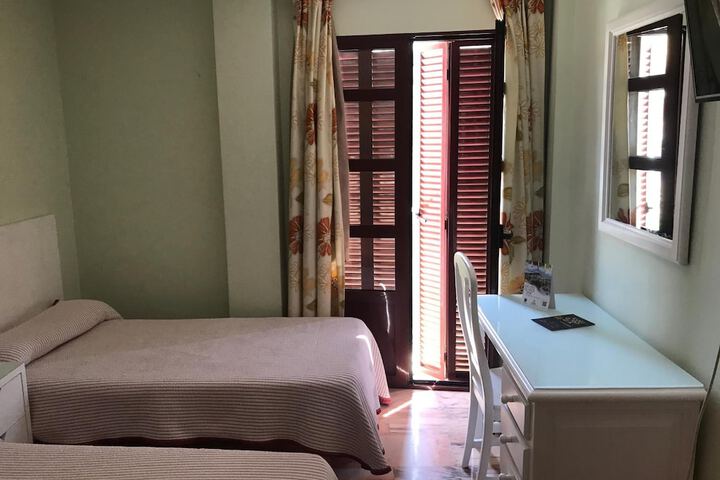 Room 18 of 46