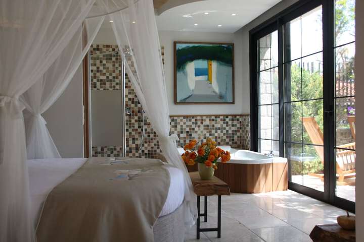 Room 21 of 53