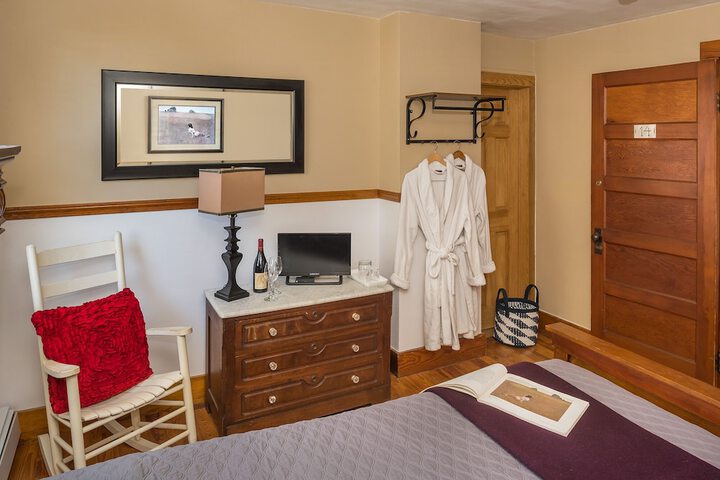 Room 38 of 106