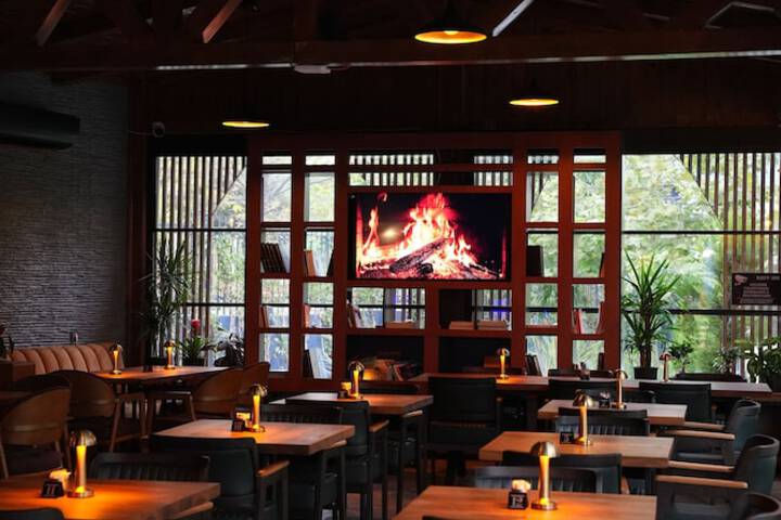 Dining 109 of 151