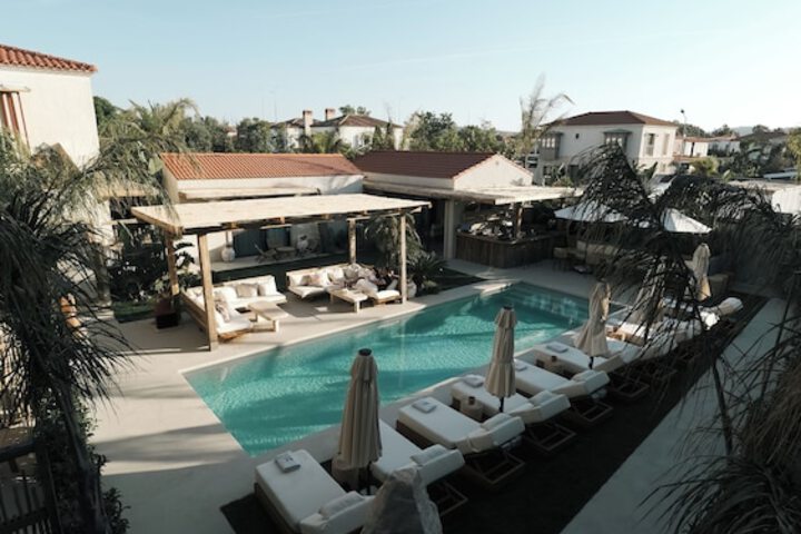 Pool 61 of 84
