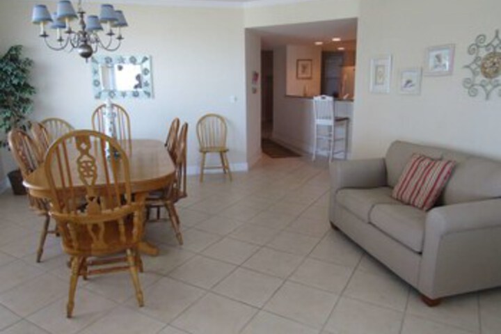 Room 10 of 26