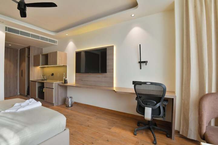 Room 12 of 26