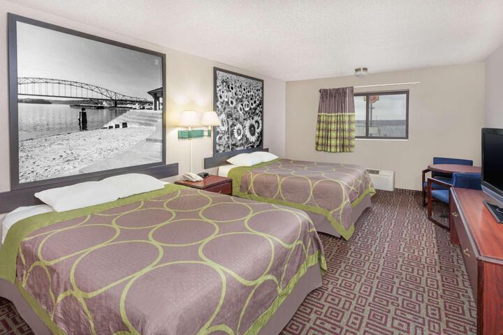1 King Bed (10 of 13)