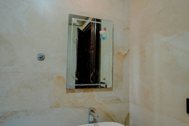 Room 38 of 94