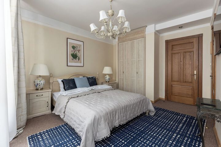 Room 47 of 118