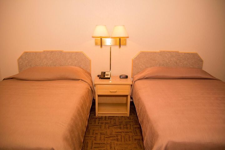 Room 6 of 22