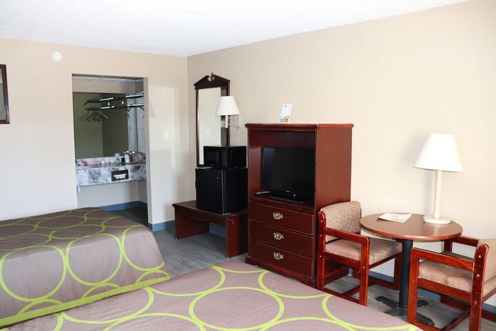 2 Double Beds (1 of 9)