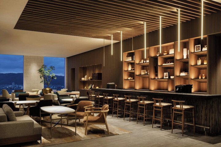 Lounge 71 of 86