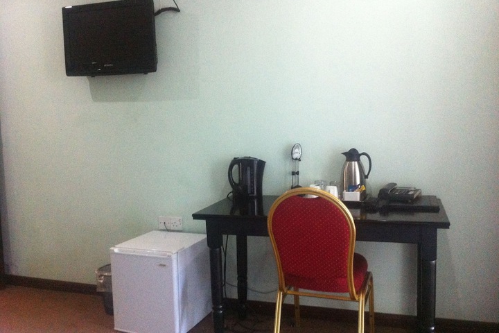 Room 12 of 22