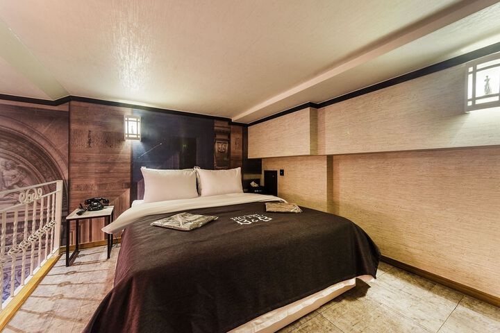 Room 38 of 57